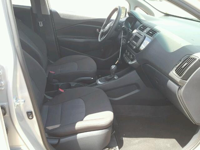 KNADM4A37G6633704 - 2016 KIA RIO LX Արծաթագույն լուսանկար 5