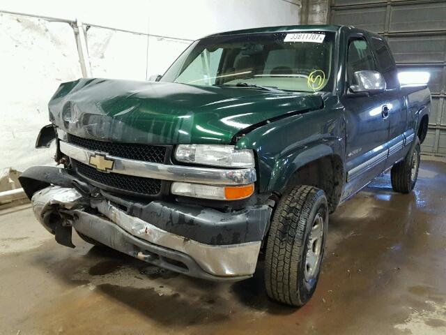 1GCHK29U62E299949 - 2002 CHEVROLET SILVERADO GREEN photo 2