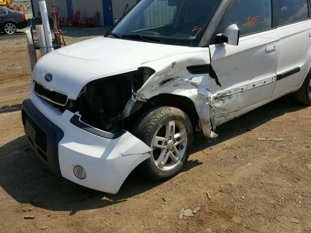 KNDJT2A22A7179464 - 2010 KIA SOUL + WHITE photo 9