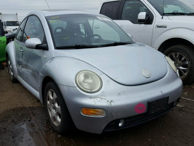3VWCB21C52M402086 - 2002 VOLKSWAGEN NEW BEETLE 银色 照片 1
