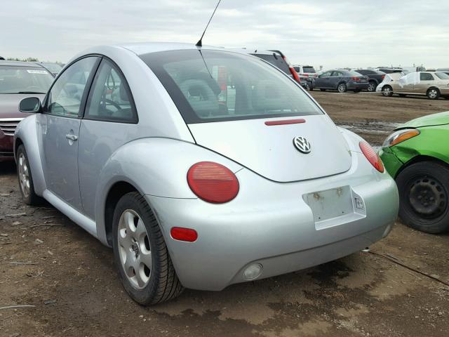 3VWCB21C52M402086 - 2002 VOLKSWAGEN NEW BEETLE 银色 照片 3
