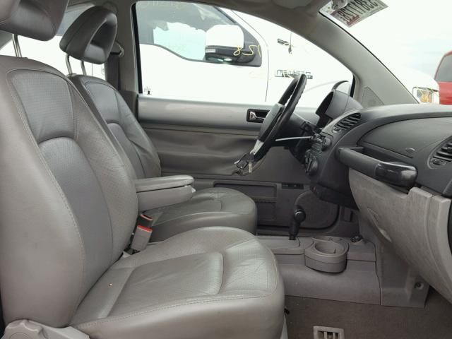 3VWCB21C52M402086 - 2002 VOLKSWAGEN NEW BEETLE 银色 照片 5