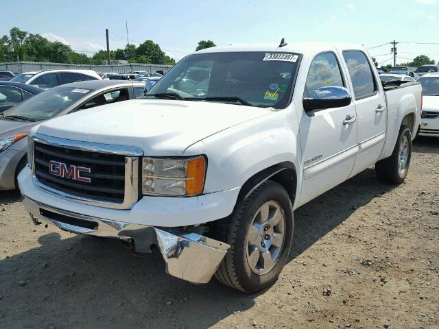 3GTRCVE00AG119748 - 2010 GMC SIERRA C15 WHITE photo 2