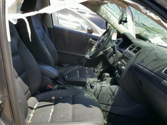 3VW2K7AJ9EM352644 - 2014 VOLKSWAGEN JETTA BASE 灰色 照片 5