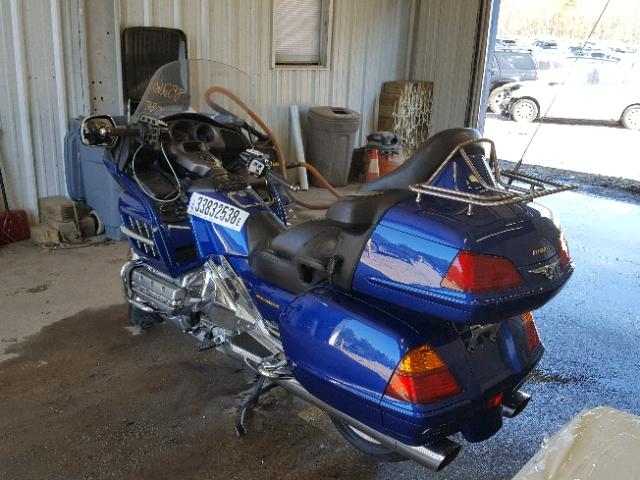 1HFSC47061A003757 - 2001 HONDA GL1800 BLUE photo 3