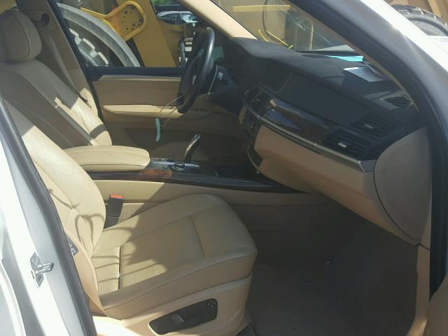 5UXFE43559L263105 - 2009 BMW X5 XDRIVE3 WHITE photo 5