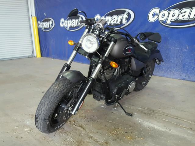 5VPLB36N7F3035557 - 2015 VICTORY MOTORCYCLES GUNNER GRAY photo 2