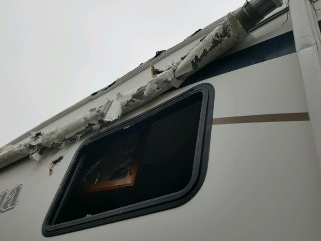 4YDF35823B4701726 - 2011 KEYSTONE MONTANA WHITE photo 8