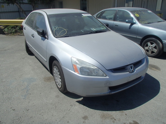 1HGCM56105A157674 - 2005 HONDA ACCORD DX SILVER photo 1