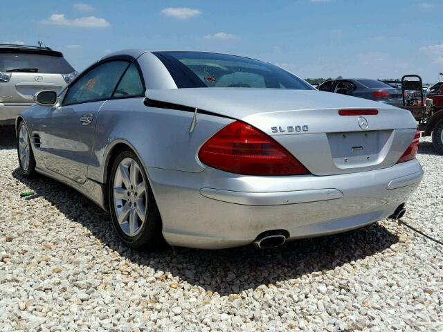 WDBSK75F03F018538 - 2003 MERCEDES-BENZ SL 500R SILVER photo 3