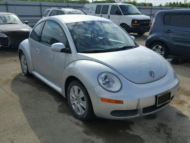 3VWPW31C68M513136 - 2008 VOLKSWAGEN NEW BEETLE 银色 照片 1