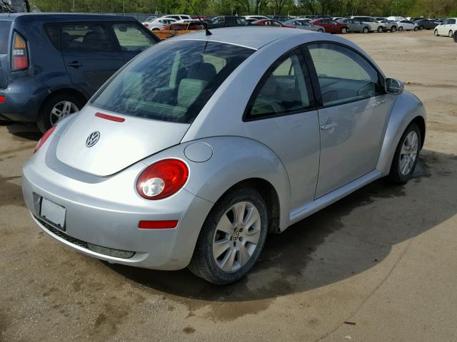 3VWPW31C68M513136 - 2008 VOLKSWAGEN NEW BEETLE 银色 照片 4
