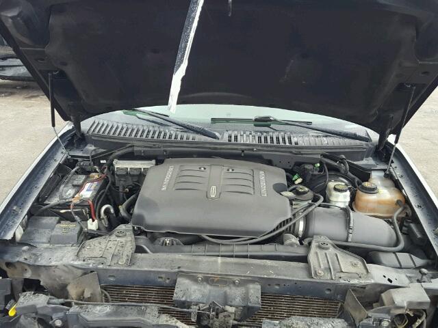 5LMFU28R74LJ08738 - 2004 LINCOLN NAVIGATOR 黑色 照片 7