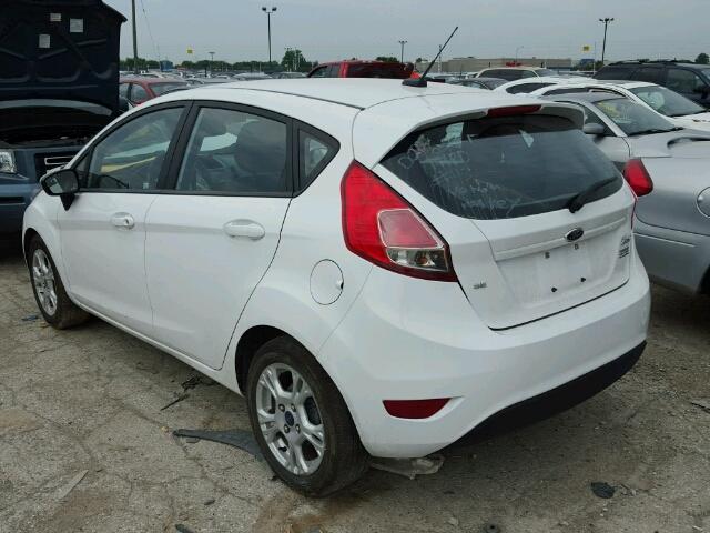 3FADP4EJXFM105663 - 2015 FORD FIESTA SE WHITE photo 3