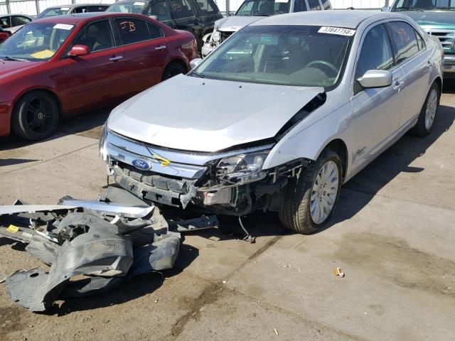 3FADP0L30AR423610 - 2010 FORD FUSION HYB SILVER photo 2