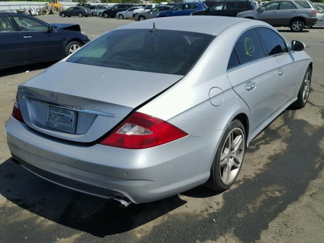 WDDDJ75X66A047085 - 2006 MERCEDES-BENZ CLS 500C SILVER photo 4