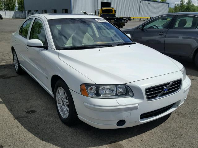 YV1RS612252461128 - 2005 VOLVO S60 WHITE photo 1