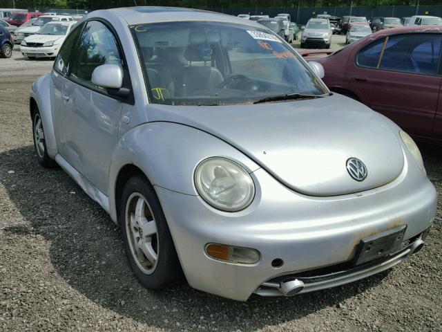 3VWDD21C5YM451585 - 2000 VOLKSWAGEN NEW BEETLE 银色 照片 1