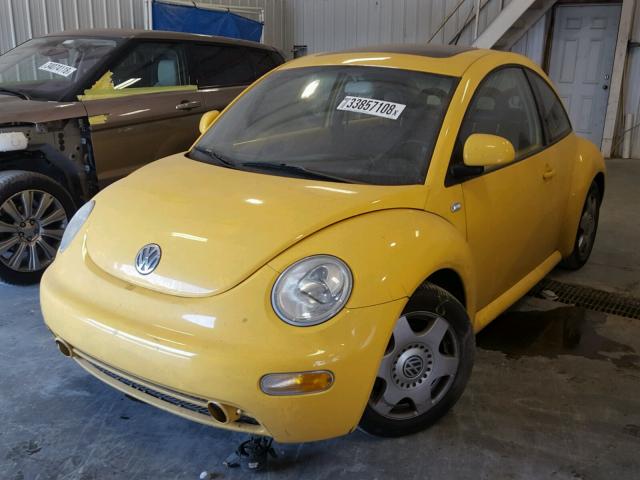 3VWCD21C7YM485376 - 2000 VOLKSWAGEN NEW BEETLE 黄色 照片 2