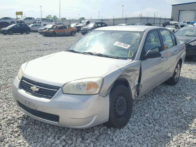 1G1ZS58N28F109723 - 2008 CHEVROLET MALIBU LS 银色 照片 2