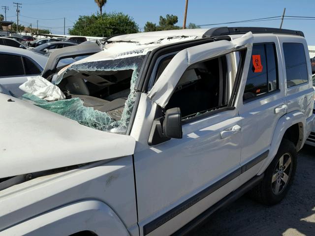 1J8HH48K28C187835 - 2008 JEEP COMMANDER WHITE photo 10