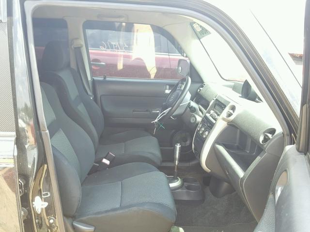 JTLKT324364077453 - 2006 TOYOTA SCION XB BLACK photo 5