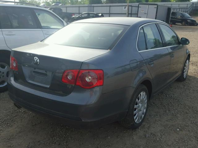 3VWRF71KX5M620421 - 2005 VOLKSWAGEN NEW JETTA GRAY photo 4