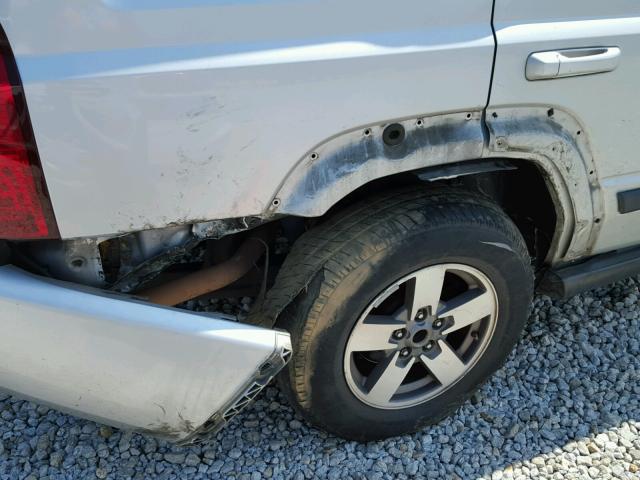 1J8HH48K97C622591 - 2007 JEEP COMMANDER SILVER photo 9