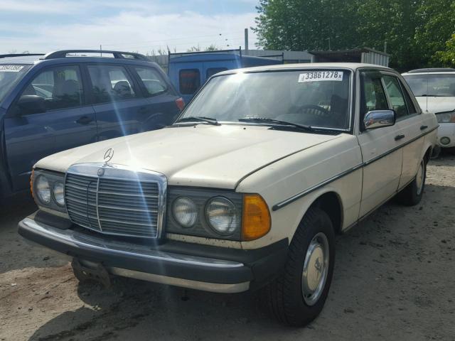 12312310064781 - 1978 MERCEDES-BENZ 240D CREAM photo 2