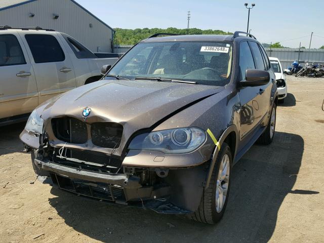 5UXZV4C58BL413565 - 2011 BMW X5 XDRIVE3 BROWN photo 2