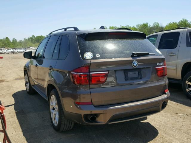 5UXZV4C58BL413565 - 2011 BMW X5 XDRIVE3 BROWN photo 3