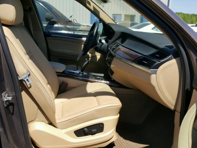 5UXZV4C58BL413565 - 2011 BMW X5 XDRIVE3 BROWN photo 5