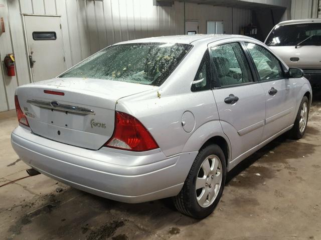 1FAFP38371W296113 - 2001 FORD FOCUS ZTS SILVER photo 4