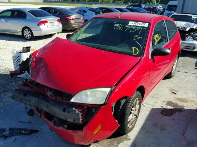 1FAFP31N37W166026 - 2007 FORD FOCUS ZX3 RED photo 2