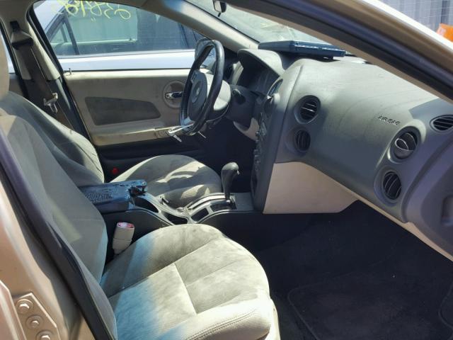 2G2WR524541332303 - 2004 PONTIAC GRAND PRIX WHITE photo 5