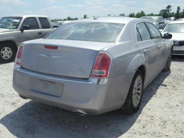 2C3CCAAG4EH141537 - 2014 CHRYSLER 300 SILVER photo 4