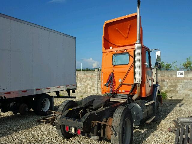 4VAJBAPF0XN864818 - 1999 VOLVO CONVENTION ORANGE photo 4