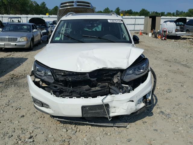 WVGUV7AX6HK010907 - 2017 VOLKSWAGEN TIGUAN SPO თეთრი ფოტო 9