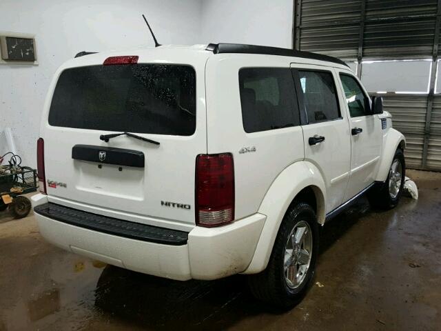 1D8GU28K69W529503 - 2009 DODGE NITRO SE WHITE photo 4