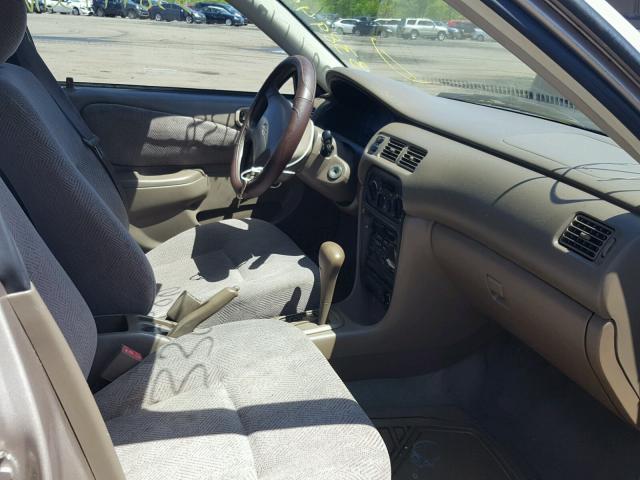 1Y1SK5485XZ405921 - 1999 CHEVROLET GEO PRIZM 金色 照片 5