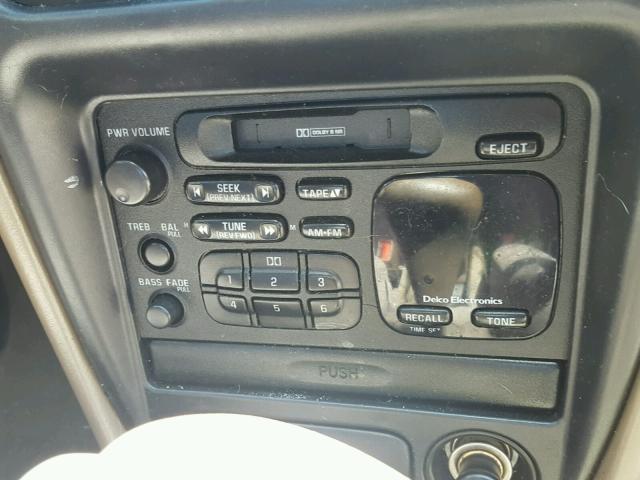 1Y1SK5485XZ405921 - 1999 CHEVROLET GEO PRIZM 金色 照片 9