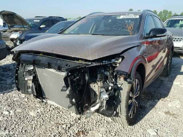 SJKCH5CR3JA053927 - 2018 INFINITI QX30 BASE BROWN photo 2