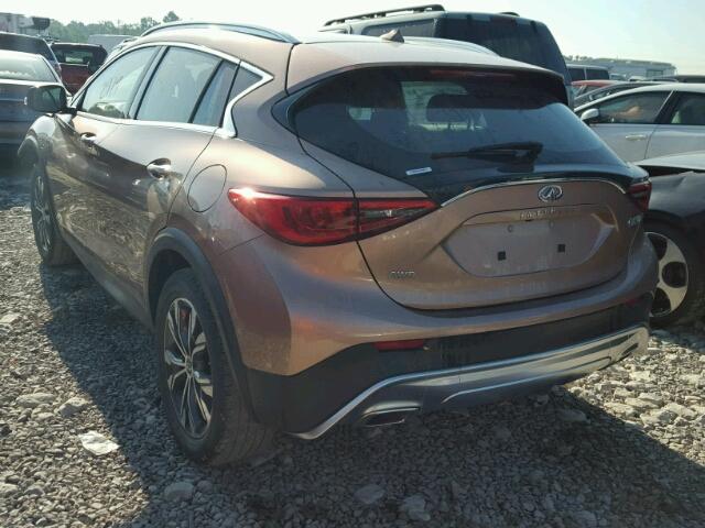 SJKCH5CR3JA053927 - 2018 INFINITI QX30 BASE BROWN photo 3