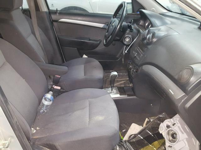 KL1TD56E09B325435 - 2009 CHEVROLET AVEO LS SILVER photo 5