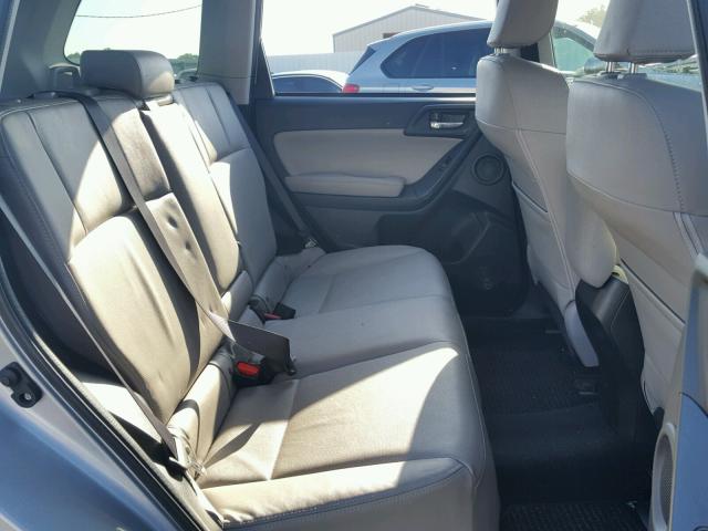 JF2SJAPC9EH558564 - 2014 SUBARU FORESTER 2 SILVER photo 6