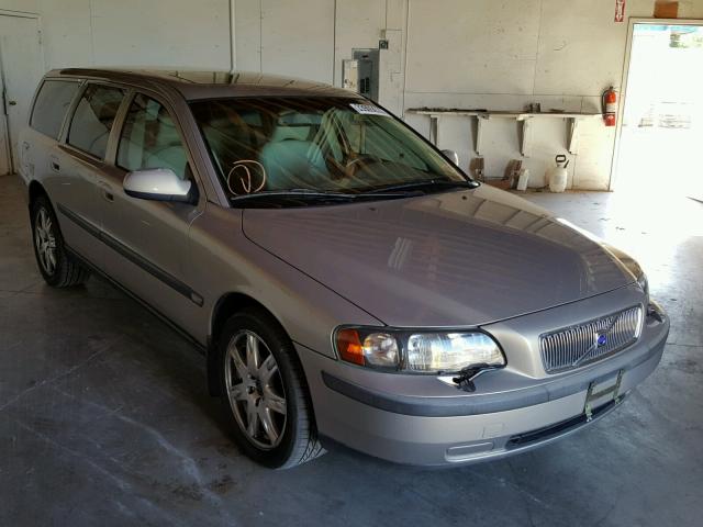 YV1SJ58D721243645 - 2002 VOLVO V70 SILVER photo 1