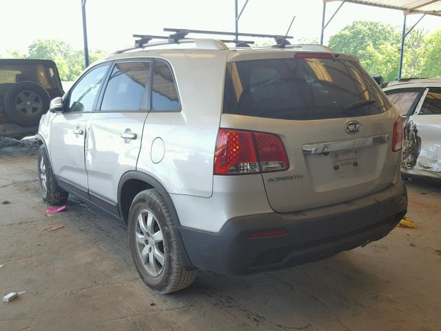 5XYKT4A11BG005204 - 2011 KIA SORENTO BA SILVER photo 3