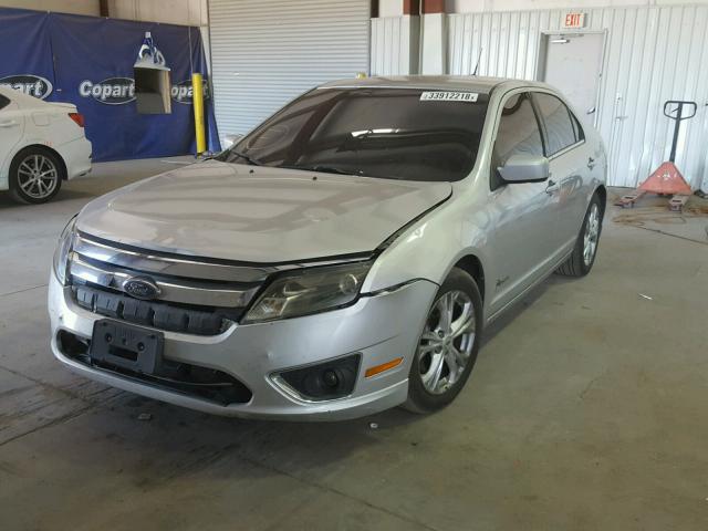 3FADP0L33AR137704 - 2010 FORD FUSION HYB SILVER photo 2