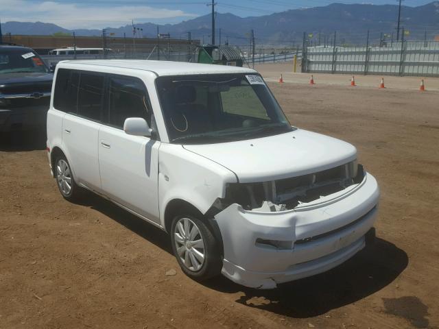 JTLKT324140146161 - 2004 TOYOTA SCION XB WHITE photo 1