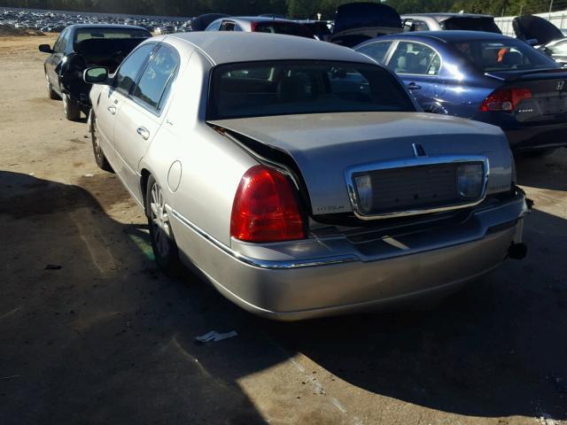 1LNHM81WX6Y612219 - 2006 LINCOLN TOWN CAR S SILVER photo 3